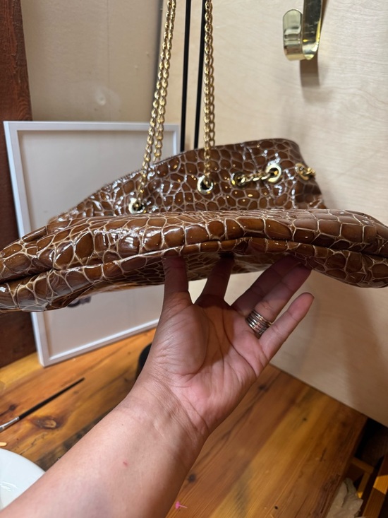 Innue made Italy genuine Leather Brown Tote large with Gold Chain Handles - Picture 6 of 16